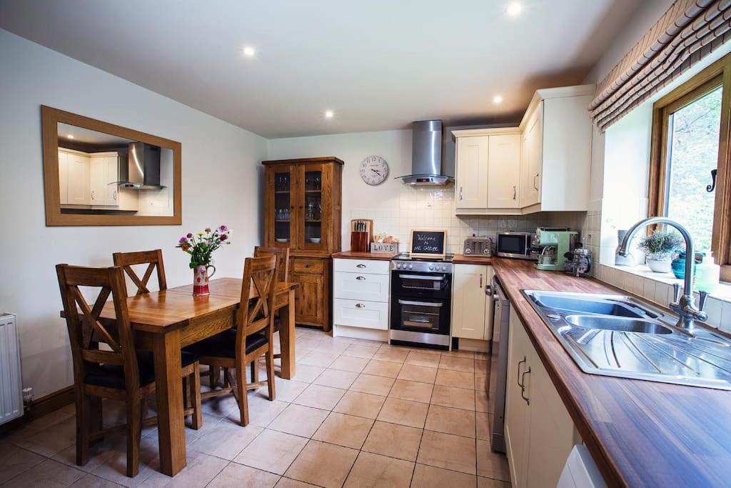 Cabalva Mill Cottage - Very Private And With Views Over The River Wye Clifford ภายนอก รูปภาพ