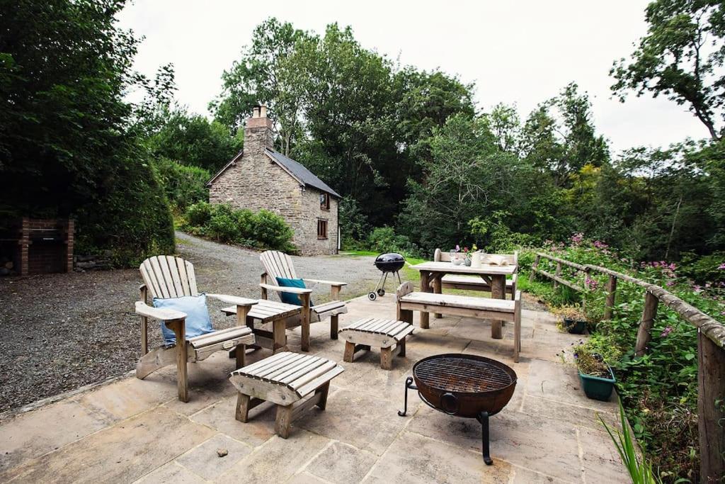 Cabalva Mill Cottage - Very Private And With Views Over The River Wye Clifford ภายนอก รูปภาพ